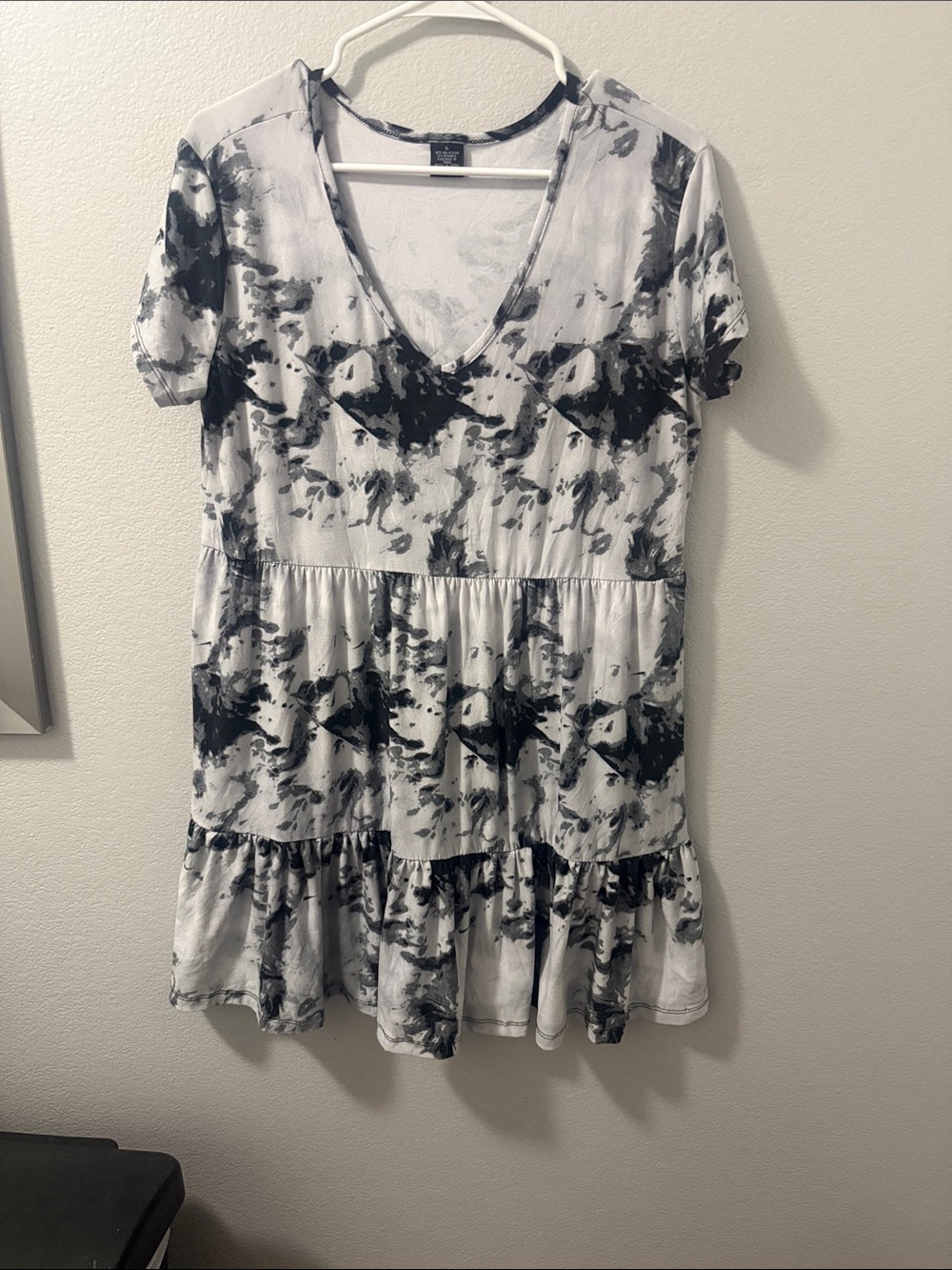 Black and White V-Neck Tiered Dress